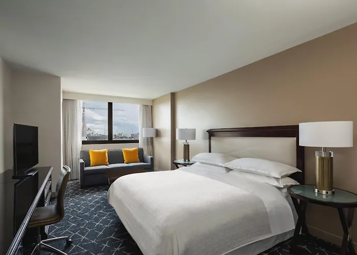 Sheraton Norfolk Waterside Hotel